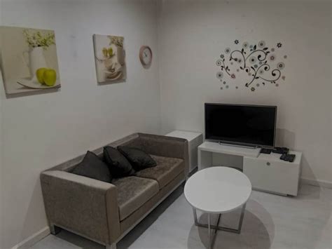 2 Bedrooms Condo For Rent in Makati, Metro Manila .